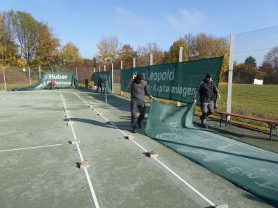 Arbeitseinsatz auf der Tennisanlage